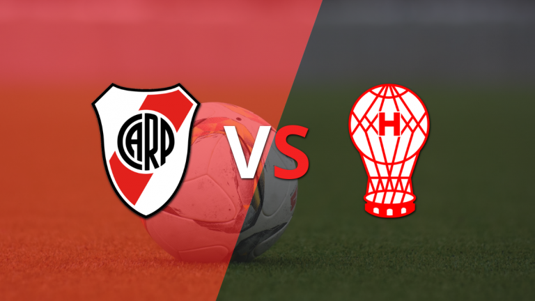 Comienza el segundo tiempo del empate entre River Plate y Huracán