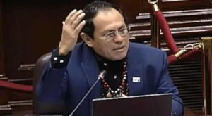 Congresista es «choteado» por colegas: pide «vivas» y nadie le contesta [Video]