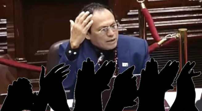 Editan video donde colegas «chotean» a congresista Segundo Montalvo y ahora se escuchan aplausos