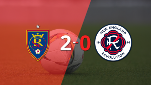 Real Salt Lake le ganó con claridad a New England Revolution por 2 a 0