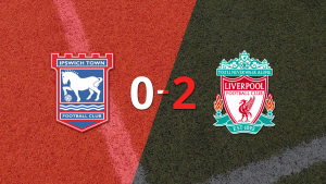 Liverpool no da tregua y gana por 2 a 0 sobre Ipswich Town