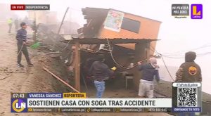 Camión de carga se despista y cae sobre casa en Independencia