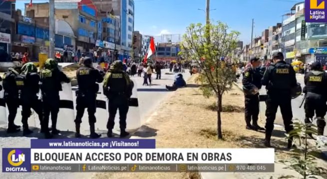 Bloquean acceso a Huancayo: manifestantes exigen que concluyan con obras