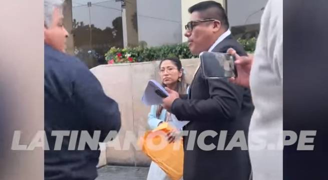 Momento exacto en que fiscales llegan a casa de Andrés Hurtado ‘Chibolín’ para allanarla