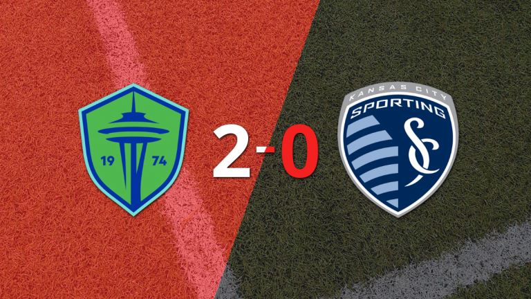 Seattle Sounders le ganó como anfitrión a Sporting Kansas City por 2-0