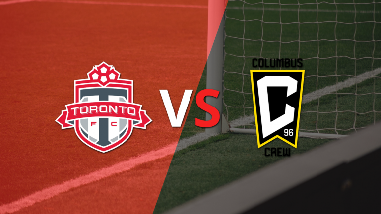 Se juega el segundo tiempo del empate en 0 entre Toronto FC y Columbus Crew