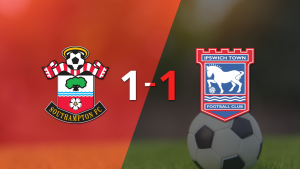 Sobre el final, Sam Morsy marcó el gol del empate entre Ipswich Town y Southampton