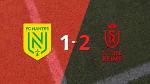 Stade de Reims lo dio vuelta ante Nantes y venció por 2 a 1 con gol agónico