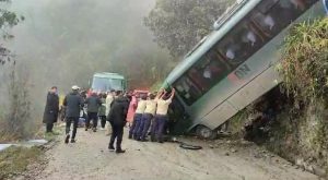 Trágico accidente de bus turístico deja 20 heridos en Machu Picchu | VIDEO