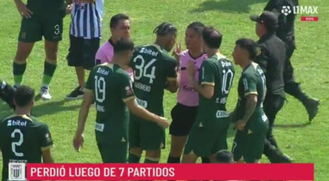 Paolo Guerrero y su airado reclamo a árbitro tras derrota de Alianza Lima ante Atlético Grau 