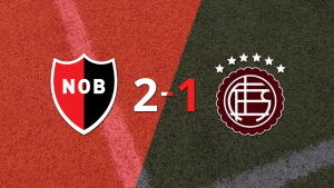 Newell`s lo dio vuelta ante Lanús y venció por 2 a 1 con gol agónico