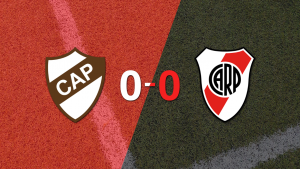 Platense no pudo con River Plate y empataron sin goles