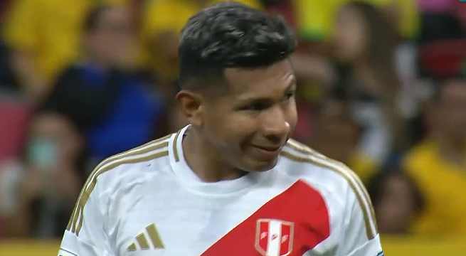 ¡No puede ser! Anulan gol a Edison Flores en el Brasil vs Perú