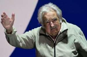 José Mujica reaparece con emotivo mensaje: «Estoy peleando con la muerte, estoy al final del partido» | VIDEO