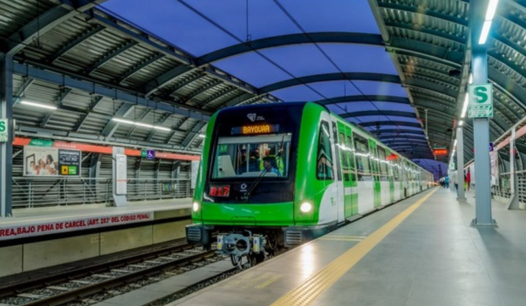 Hombre cayó a los rieles del tren de la Línea 1: tres estaciones suspenden sus servicios tras accidente