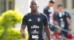 Luis Advíncula ingresa cojeando a clínica y alarma a hinchas de la selección