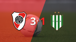 Con dos goles de Pablo Solari, River Plate venció a Banfield