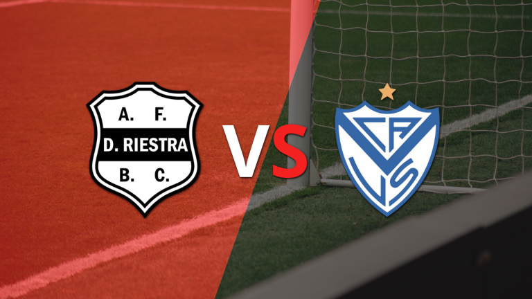 Vélez no quiere soltar el liderato ante Dep. Riestra