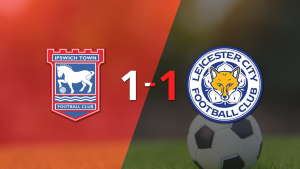 Con un gol agónico, Jordan Ayew sentenció el empate entre Leicester City y Ipswich Town