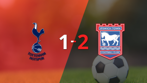 Tottenham sufrió una amarga derrota ante Ipswich Town, cayendo por 2 a 1