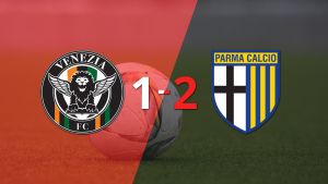 Parma da vuelta el marcador y triunfa 2 a 1 sobre Venezia