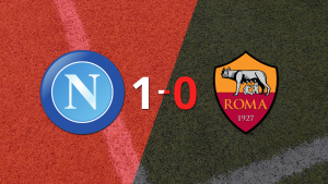 Napoli pasó por encima a Roma, al vencerlo en el «Derby Del Sole»