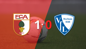 Bochum no pudo con Augsburg y cayó 1-0 por un penal