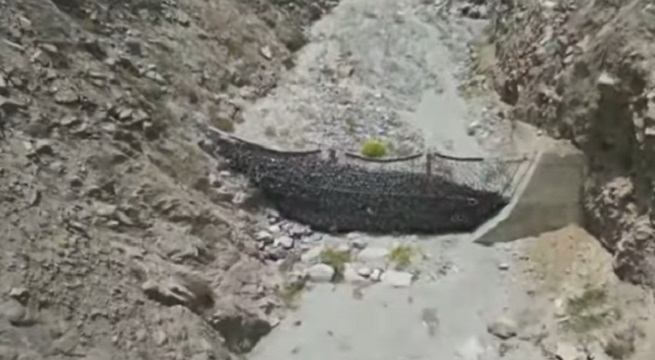 Millonarias mallas de protección abandonadas en depósito mientras en Lima Este siguen en riesgo