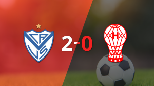 Vélez deja a Huracán en cero con un triunfo 2-0