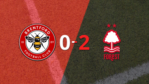 Nottingham Forest domina y gana con un sólido 2-0 a Brentford