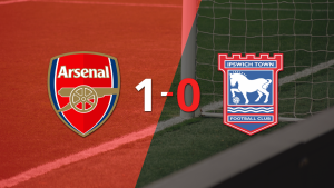 Arsenal venció a Ipswich Town 1 a 0 en el Emirates Stadium