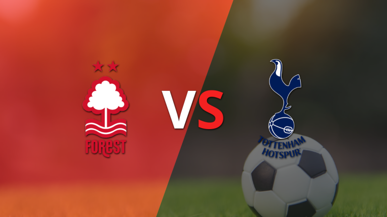 Ya juegan Nottingham Forest y Tottenham en el estadio City Ground