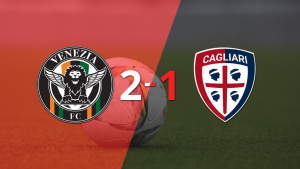 Cagliari no pudo con Venezia y cayó por 2-1