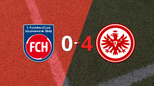 Eintracht Frankfurt golea 4-0 a Heidenheim y Omar Marmoush firma doblete