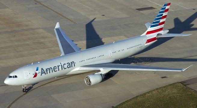 American Airlines reanuda sus vuelos en EE. UU. tras problemas técnicos