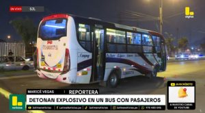 SJL: Detonan explosivo dentro de bus con pasajeros en la unidad [VIDEO]