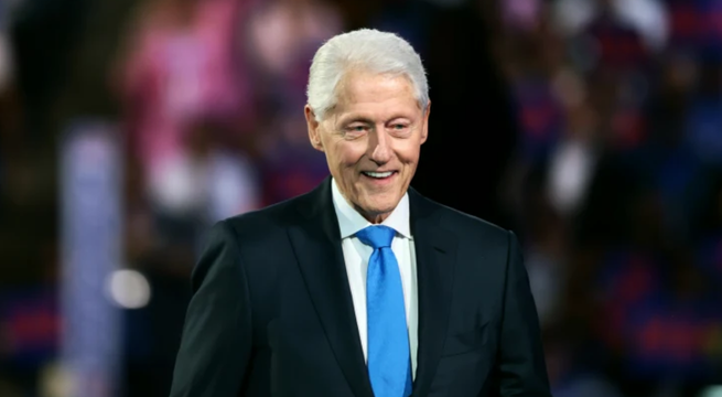 Bill Clinton es hospitalizado en Washington