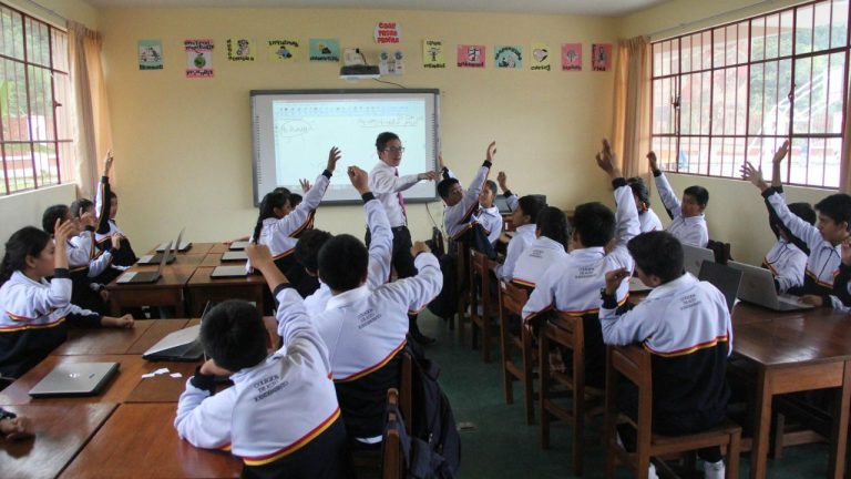 Más de 93 mil estudiantes de Lima cuentan con colegios más seguros, según Minedu