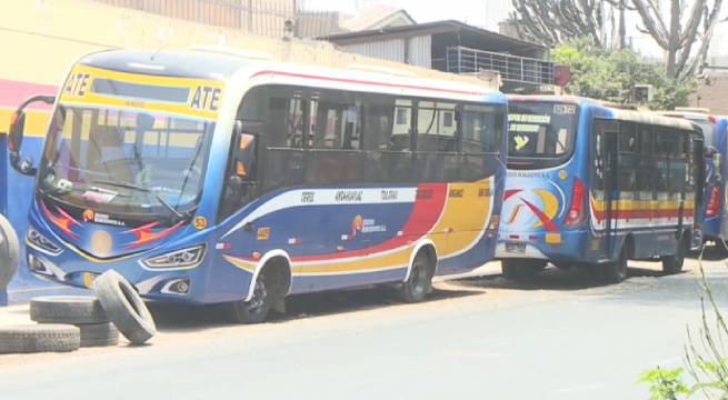 Extorsionadores atacan a balazos bus de transporte público con pasajeros en su interior