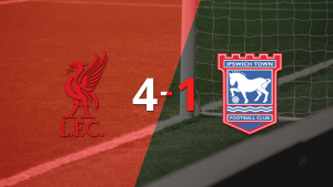 Goleada de Liverpool a Ipswich Town con doblete de Cody Gakpo incluído