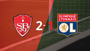 Olympique Lyon no pudo con Stade Brestois y perdió 2 a 1