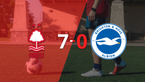 Con triplete de Chris Wood, Nottingham Forest goleó a Brighton and Hove 7-0