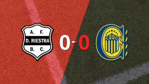 Dep. Riestra no pudo con Rosario Central y empataron sin goles