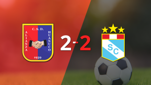 Alianza Universidad empató 2-2 con Sporting Cristal