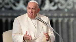 Papa Francisco con ventilación mecánica tras «repentino empeoramiento» respiratorio, informó el Vaticano