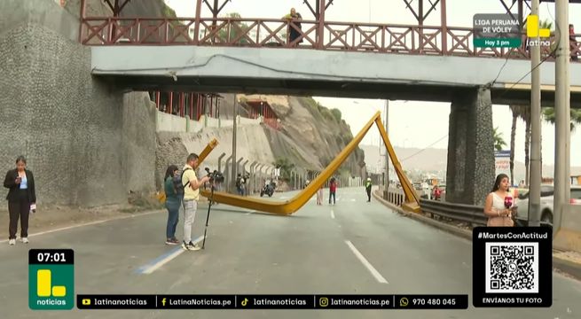 Camión choca contra arco de protección y provoca cierre de la Costa Verde