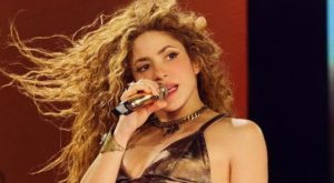 Shakira deja emotivo mensaje de despedida y promesa a su público peruano tras show