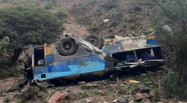 Trágico accidente deja al menos 30 muertos y 15 heridos en Bolivia