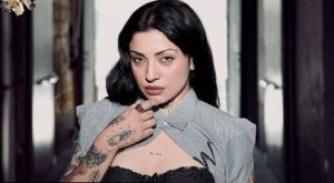 Mon Laferte revela que sufrió abuso sexual cuando era niña