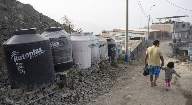 Poca agua: el padecimiento diario de miles de vecinos en Lima